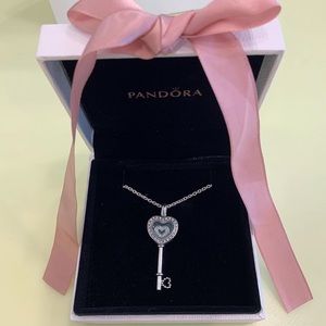 Pandora Floating Heart Key Locket Necklace 💗